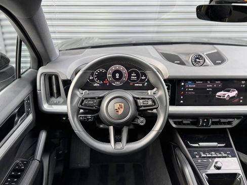 Certified 2025 Porsche Cayenne Coupe image 18