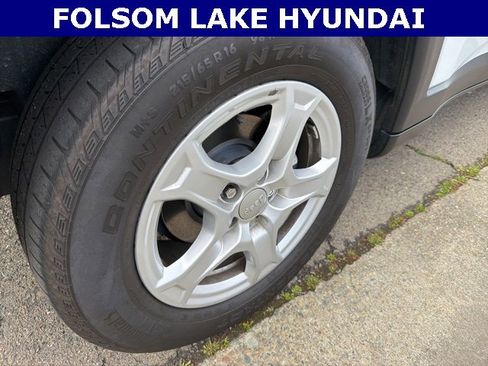 Used 2022 Jeep Compass Sport image 4