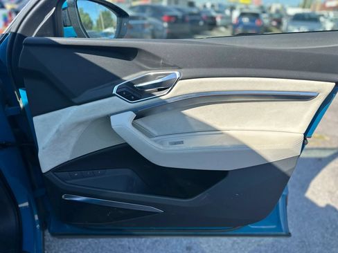 Used 2019 Audi e-tron Prestige AWD/4WD image 23