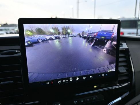 Used 2023 Ford Transit 350 XLT image 16