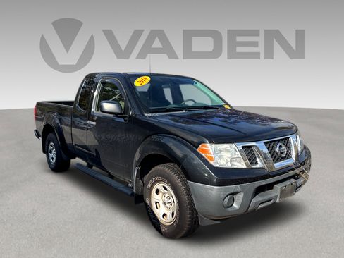 Used 2018 Nissan Frontier S image 1