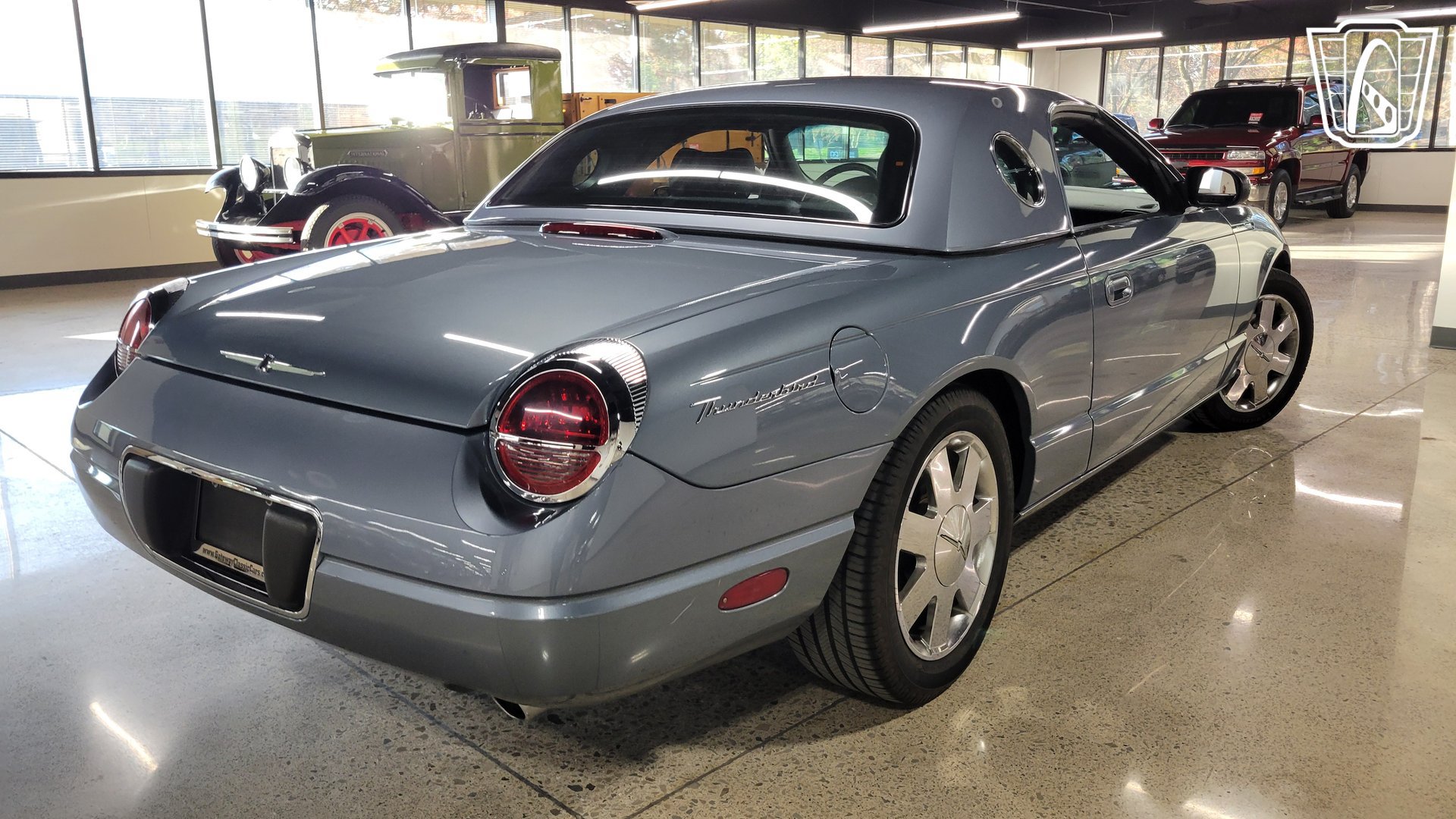 Used 2005 Ford Thunderbird RWD image 32