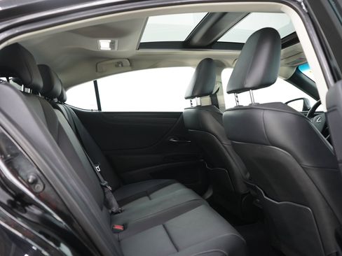 Used 2025 Lexus ES 350 w/ Premium Package FWD image 12