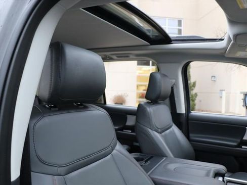 Used 2025 Ford Expedition Active image 9