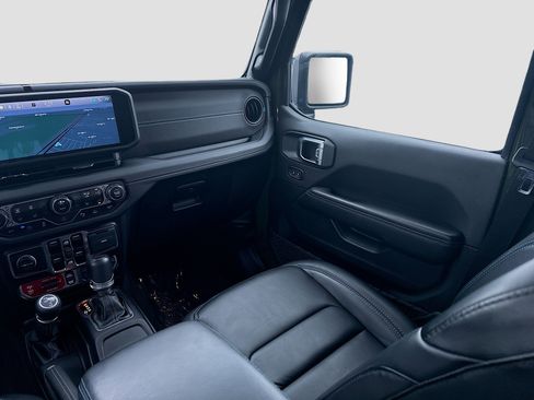 Used 2024 Jeep Wrangler Unlimited Rubicon 4xe image 20