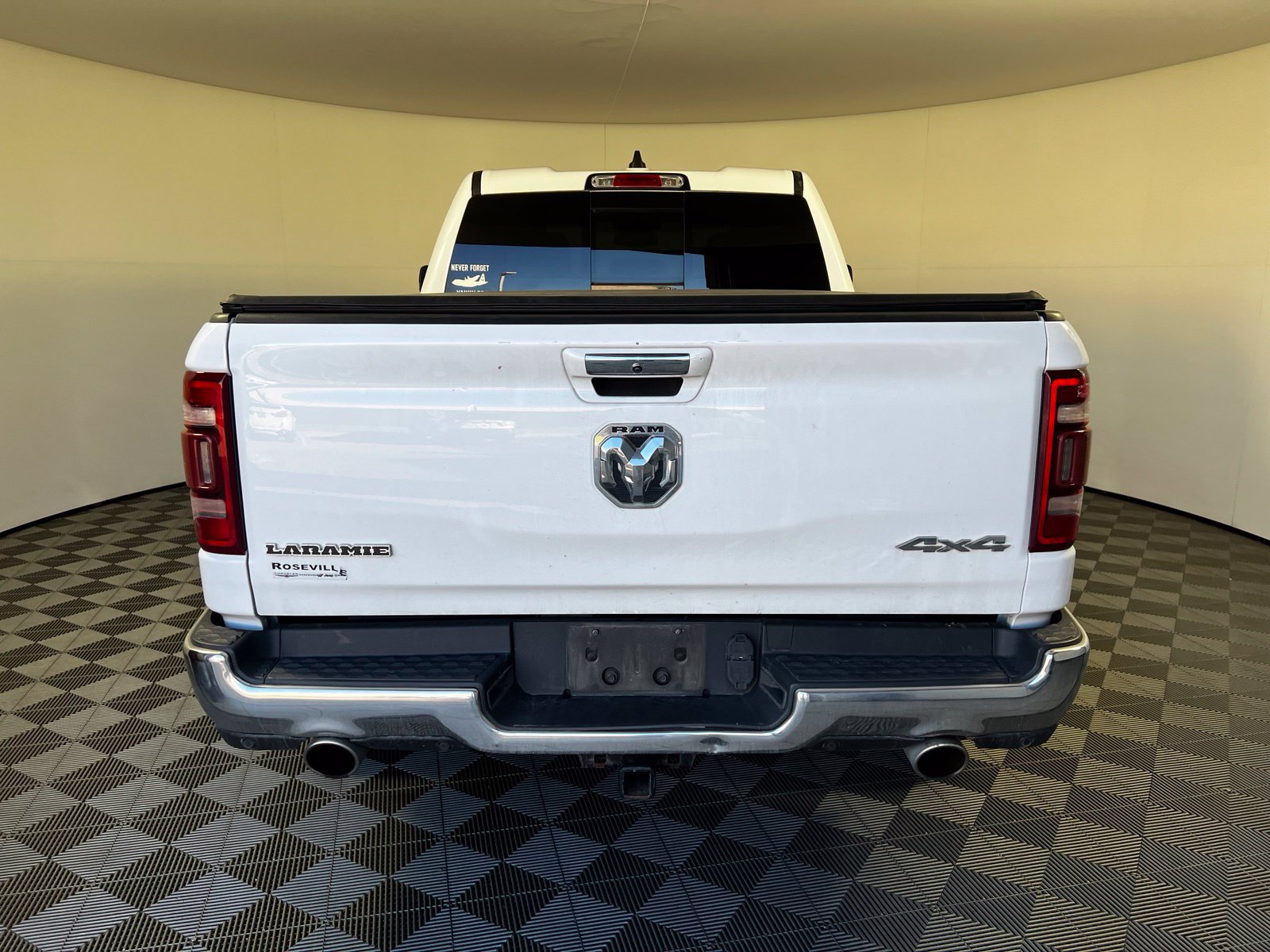 Used 2020 RAM 1500 Laramie AWD/4WD image 6