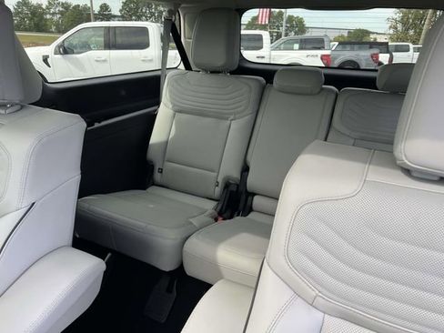 New 2025 Ford Expedition Max Platinum w/ Platinum Ultimate Package image 18