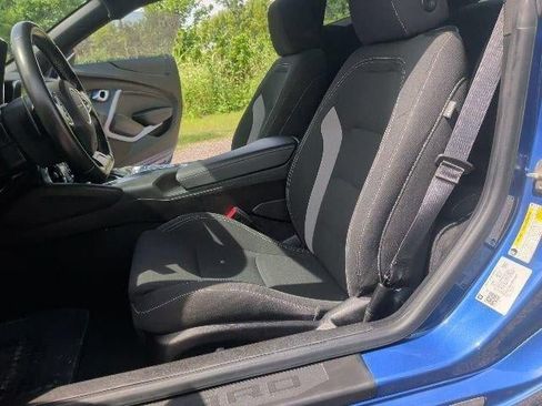 Used 2021 Chevrolet Camaro LT w/ Technology Package RWD image 13