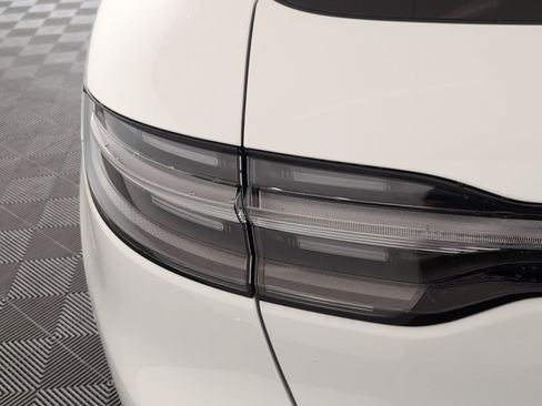 Used 2025 Porsche Macan image 15