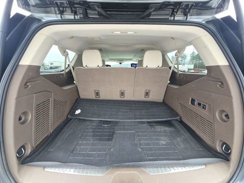 Used 2021 GMC Yukon XL Denali w/ Denali Premium Package image 15