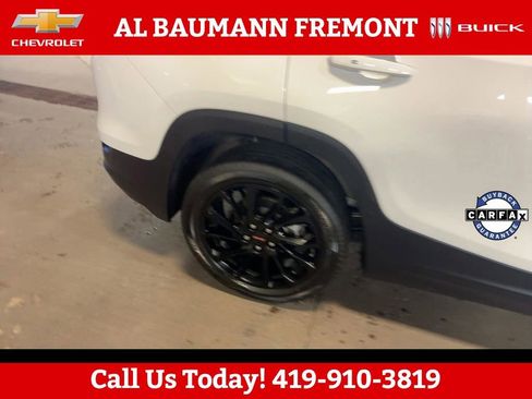 Used 2023 GMC Terrain SLE w/ Driver Convenience Package image 29