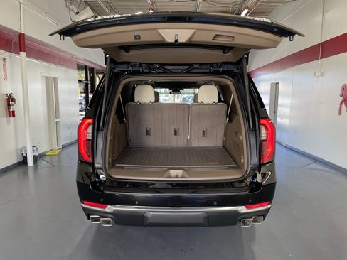 New 2026 GMC Yukon XL Denali w/ Sun & Power Step Package image 8