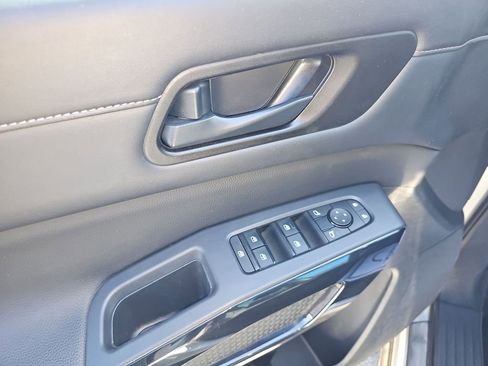 Used 2023 Nissan Pathfinder SV w/ SV Premium Package image 37