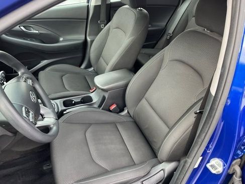 Used 2019 Hyundai Elantra GT image 15