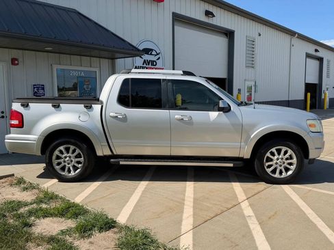 Used 2009 Ford Explorer Sport Trac Limited RWD image 2