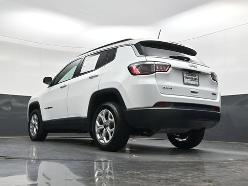 Used 2025 Jeep Compass Latitude AWD/4WD image 36