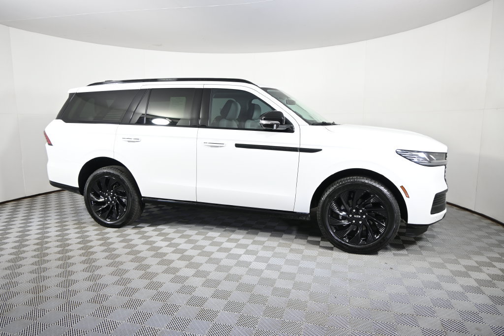 Used 2026 Lincoln Navigator Reserve w/ Jet Appearance Package AWD/4WD image 8