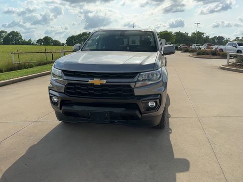 Used 2022 Chevrolet Colorado LT w/ LT Convenience Package image 3