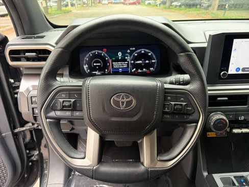 Used 2025 Toyota 4Runner TRD Off-Road AWD/4WD image 28