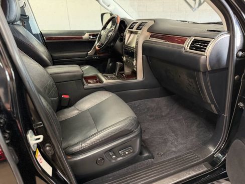 Used 2016 Lexus GX 460 image 28