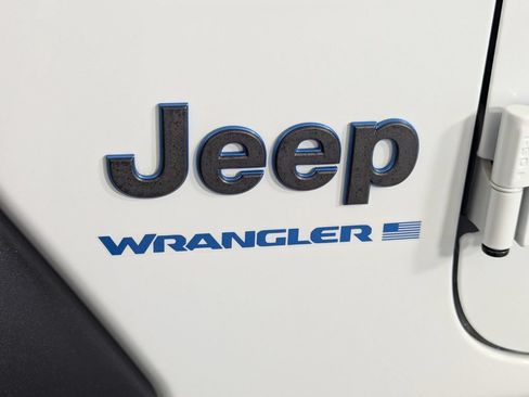 Used 2024 Jeep Wrangler Unlimited Rubicon 4xe AWD/4WD image 8