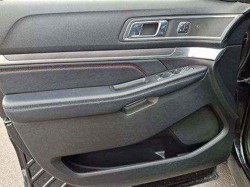 Used 2018 Ford Explorer Sport w/ Equipment Group 401A image 12