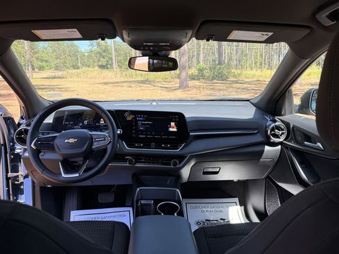 Used 2025 Chevrolet Equinox LT FWD image 15