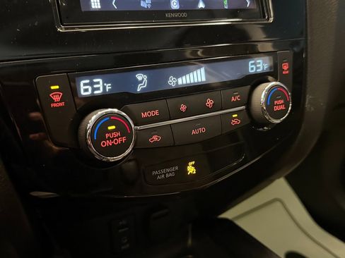 Used 2017 Nissan Rogue Sport SV image 14