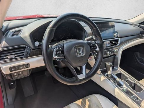 Used 2018 Honda Accord Touring image 10