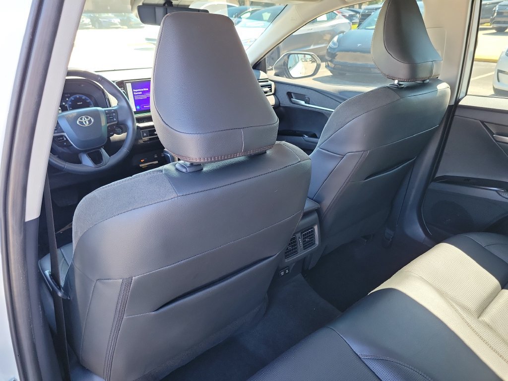 Used 2025 Toyota Camry XLE FWD image 8