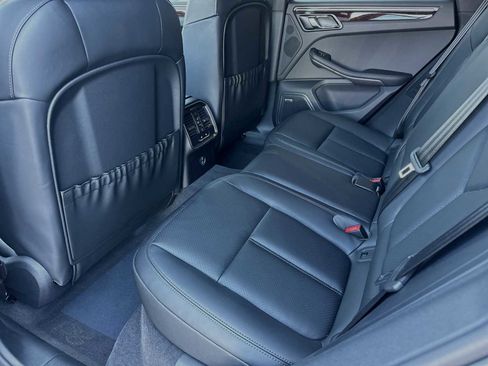 Used 2024 Porsche Macan image 13