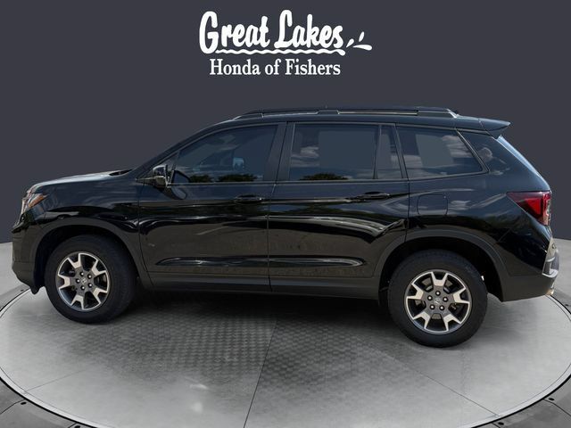 Used 2023 Honda Passport TrailSport image 2