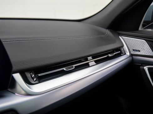 Certified 2025 BMW X2 xDrive28i w/ Premium Package image 29