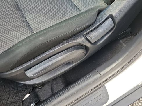 Used 2025 Kia Soul LX w/ LX Technology Package FWD image 15