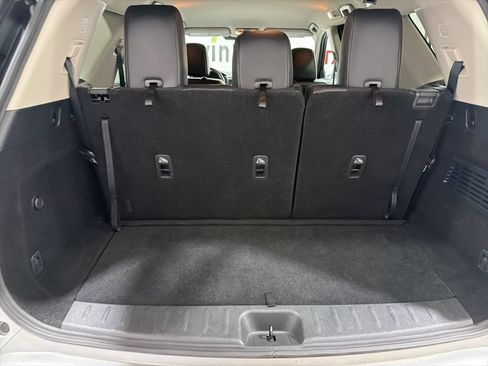 Used 2025 Nissan Pathfinder SL AWD/4WD image 15
