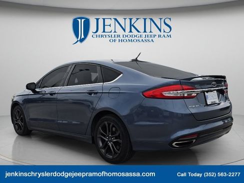 Used 2018 Ford Fusion SE w/ Equipment Group 201A FWD image 6