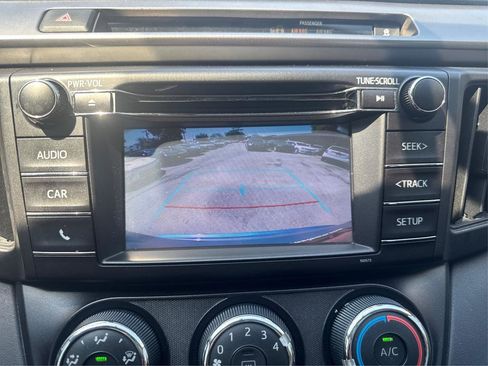 Used 2016 Toyota RAV4 LE image 19