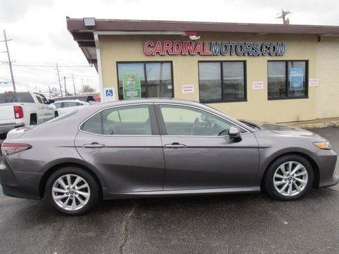 Used 2021 Toyota Camry LE image 8