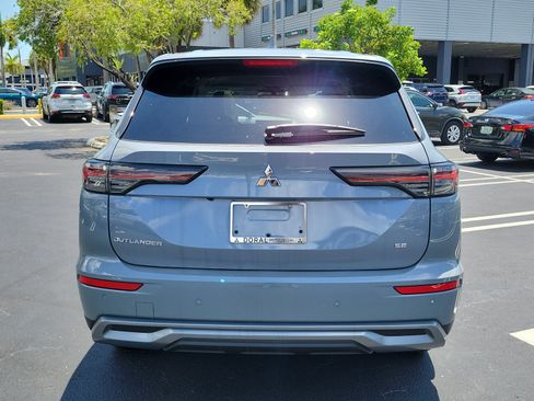 New 2026 Mitsubishi Outlander SE FWD image 5