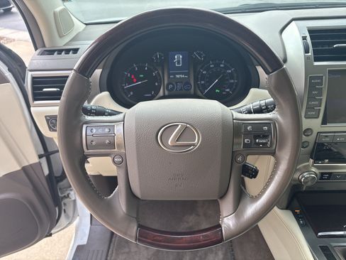 Used 2015 Lexus GX 460 w/ Premium Package AWD/4WD image 18