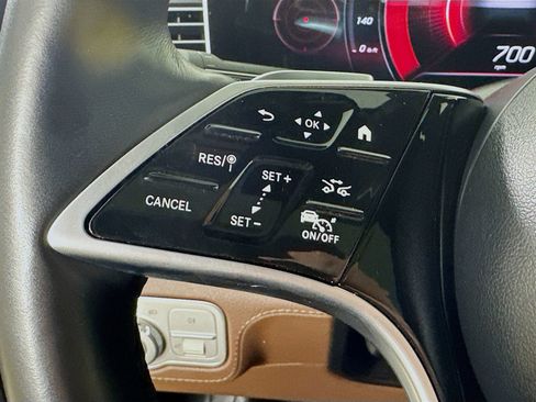 Used 2024 Mercedes-Benz GLS 450 4MATIC image 18