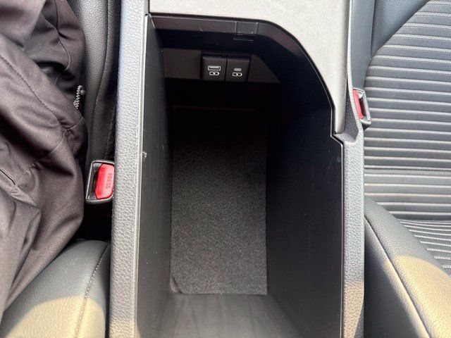 Used 2021 Toyota Camry SE FWD image 30