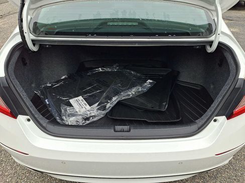 Used 2018 Honda Accord Touring image 29