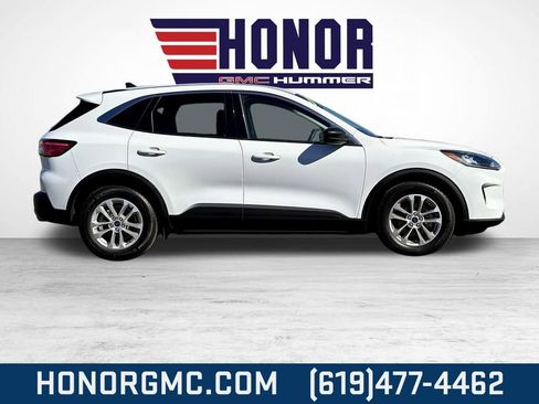 Used 2022 Ford Escape SE image 2