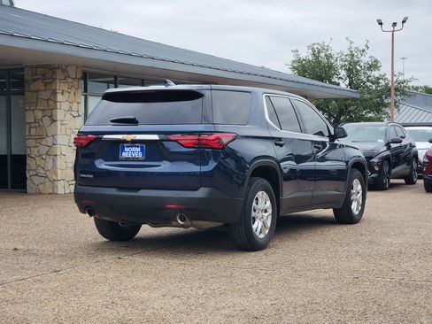 Used 2023 Chevrolet Traverse LS w/ LPO, Roadside Safety Package FWD image 5