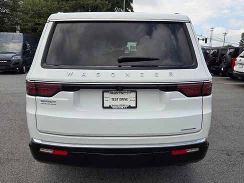 Used 2024 Jeep Wagoneer Series II w/ Flexible Seating Group RWD image 7