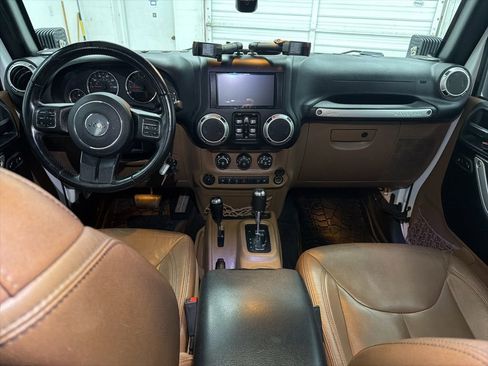 Used 2017 Jeep Wrangler Unlimited Sahara w/ Connectivity Group image 22
