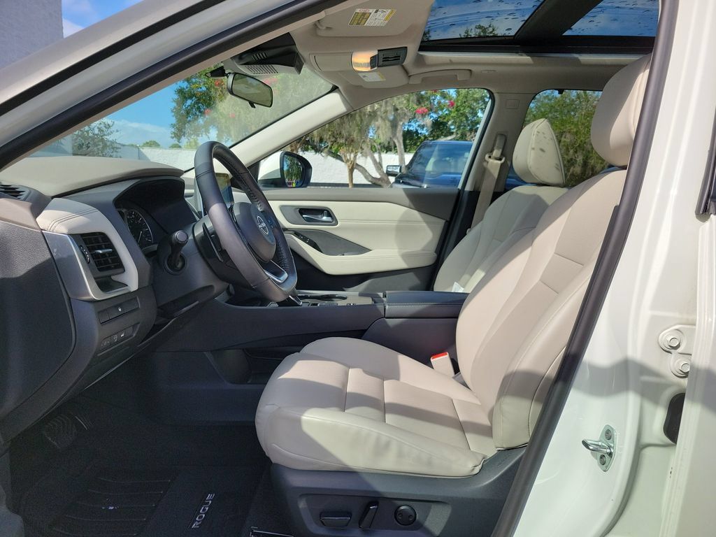 Used 2023 Nissan Rogue SV w/ SV Premium B Package FWD image 23