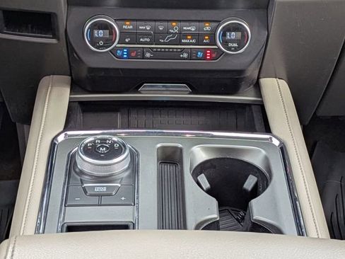 Used 2020 Ford Expedition XLT w/ Equipment Group 202A RWD image 20