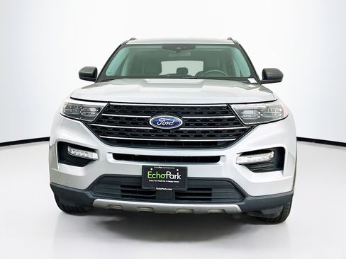 Used 2023 Ford Explorer XLT w/ Equipment Group 202A image 2